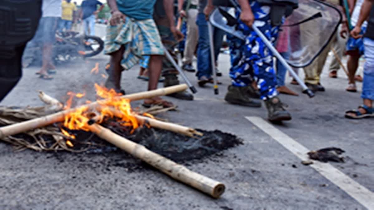 Ten people injured as violence breaks out in West Bengal Bhangar