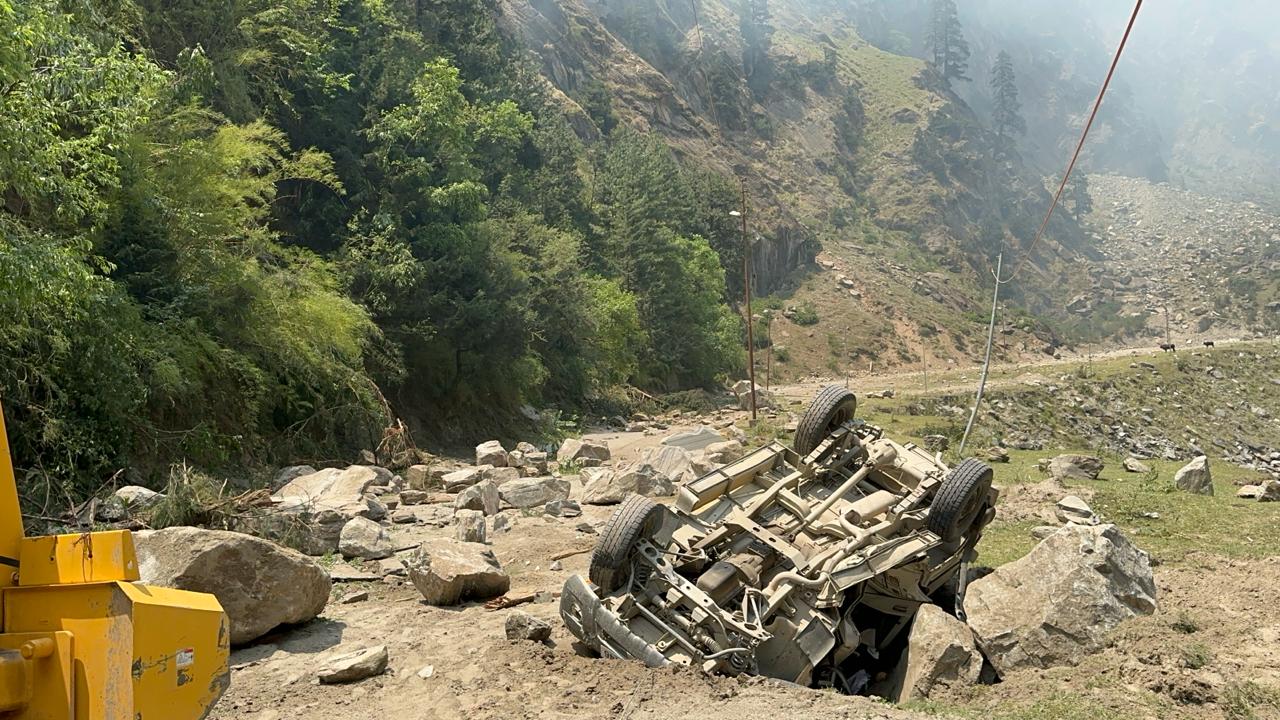 ROCK FELL NEAR GANGOTRI NH