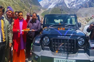 Thar car reached Kedarnath