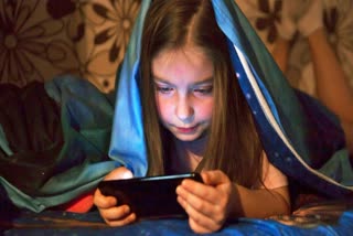 Children's myopia risk linked to smartphone use, study says