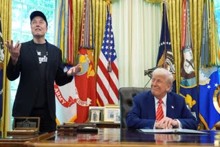 US President Donald Trump bids farewell to Elon Musk in the Oval Office.