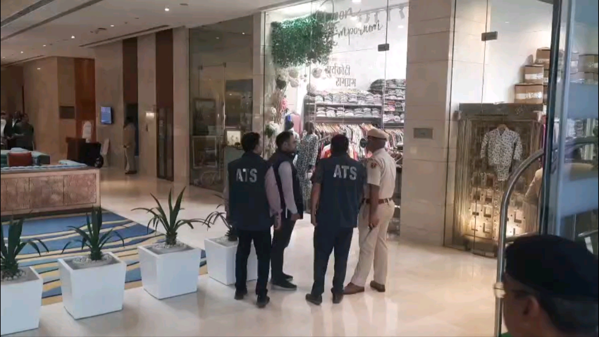 jaipur hotel received bomb threat dog squad team reached spot