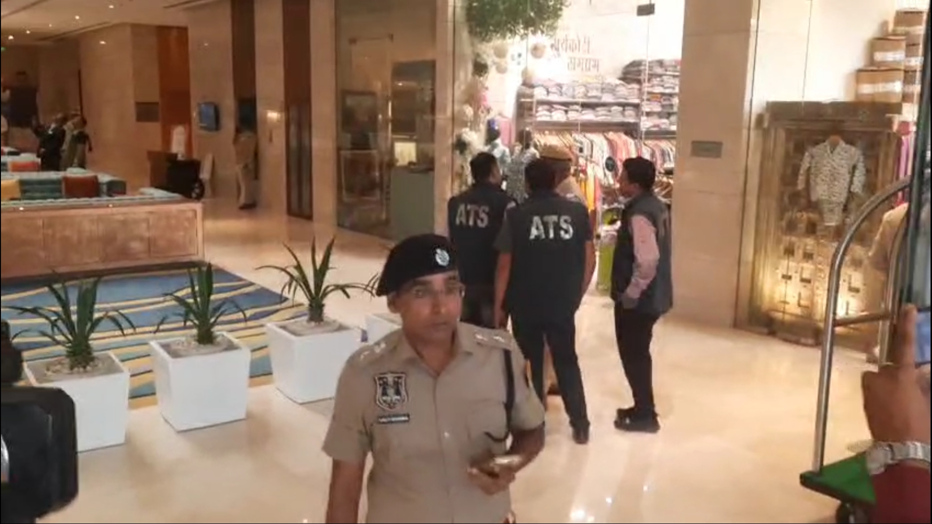jaipur hotel received bomb threat dog squad team reached spot