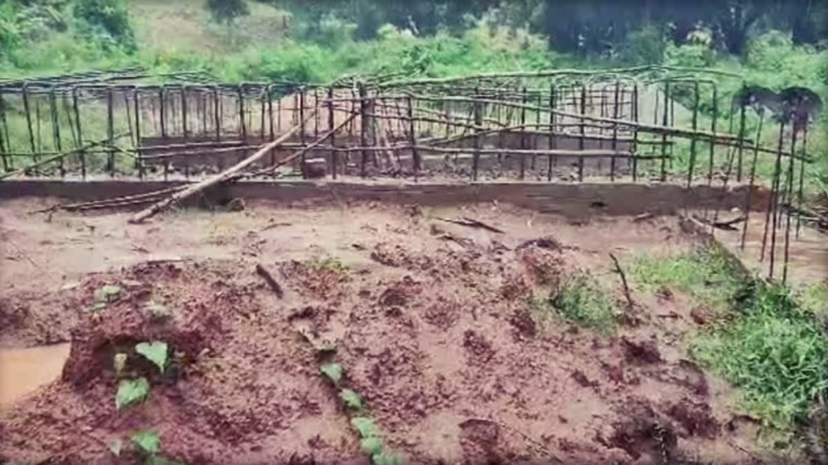 construction culvert collapses  construction culvert collapsed  culvert collapsed  culvert  odisha construction culvert collapsed  ഒഡിഷ  ഒഡിഷ രായഗഡ കലുങ്ക് ഇടിഞ്ഞുവീണു  കലുങ്ക് ഇടിഞ്ഞുവീണ് മരണം  നിർമാണത്തിലിരുന്ന കലുങ്ക് ഇടിഞ്ഞുവീണു  കലുങ്ക് ഇടിഞ്ഞുവീണു  കലുങ്ക് ഇടിഞ്ഞ് കുട്ടികൾ മരിച്ചു  കലുങ്ക് ഇടിഞ്ഞുവീണ് കുട്ടികൾ മരിച്ചു  കലുങ്ക്