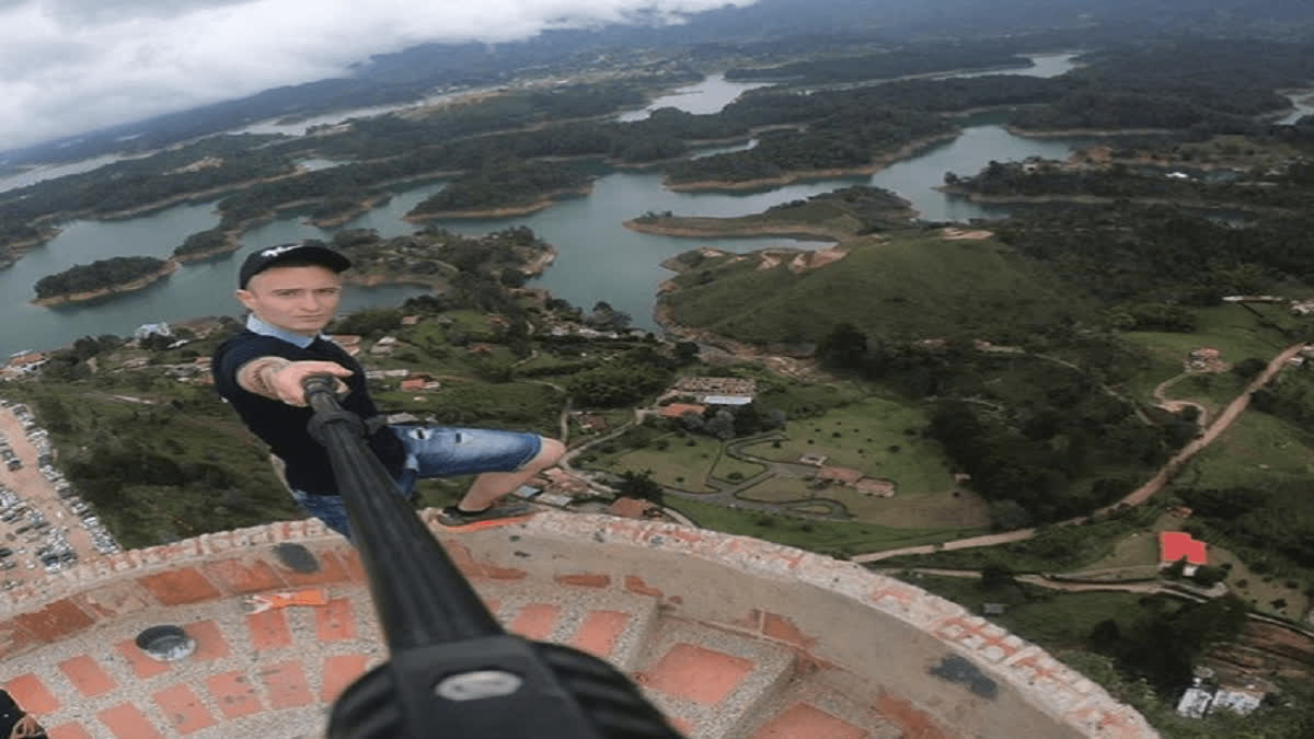 Remi Lucidi, a 30-year-old French daredevil