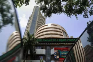 Loss recorded in Sensex-Nifty due to selling of foreign funds
