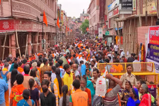 Devotees throng Kashi Vishwanath Temple on Sawan Somwar