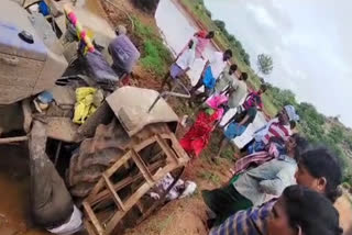 Two Farmers Died in Suryapet Video