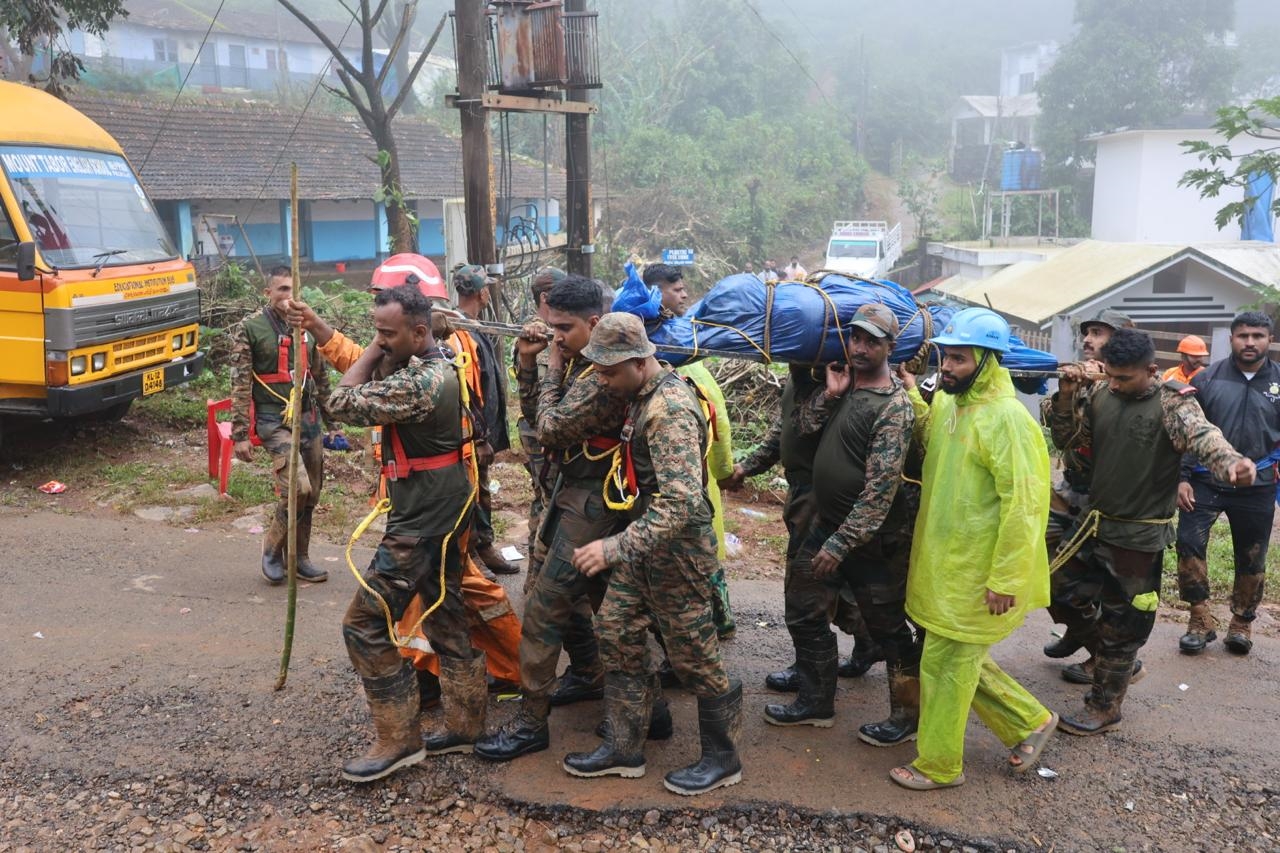 AYANAD TRAGEDY  വയനാട് ദുരന്തം  RESCUE OPERATIONS  LAND SLIDE