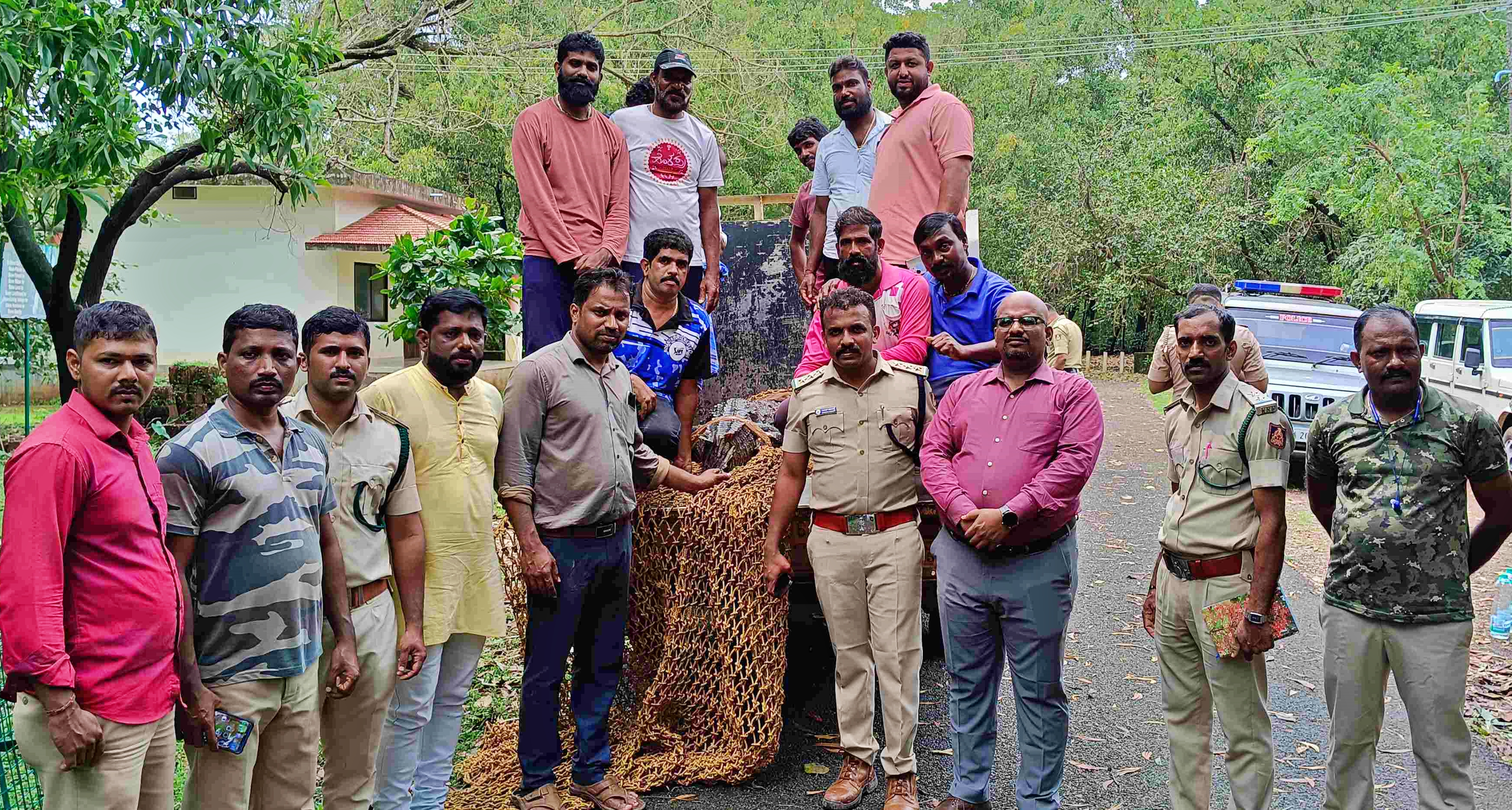 CROCODILE, WHICH FOUND IN WELL IN NAGURU, WAS CAPTURED AFTER CONTINUOUS ONE DAY OPERATION