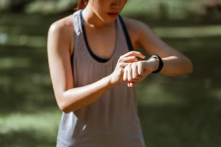 top 5 Fitness trackers Under 2000