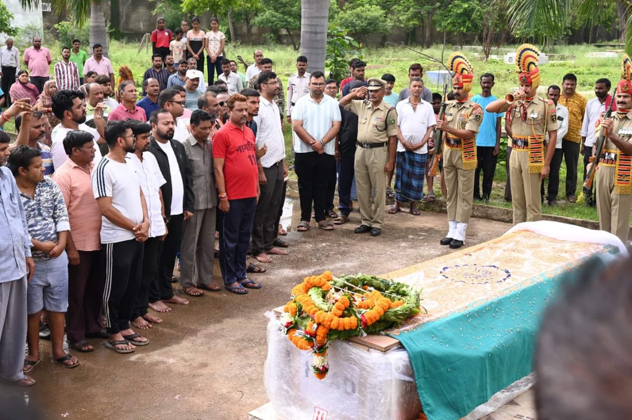 Last farewell to Bemetara BSF jawan