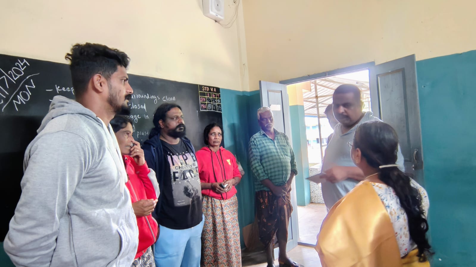 officials visit the care center  Kerala Landslide Tragedy  Chamarajanagara