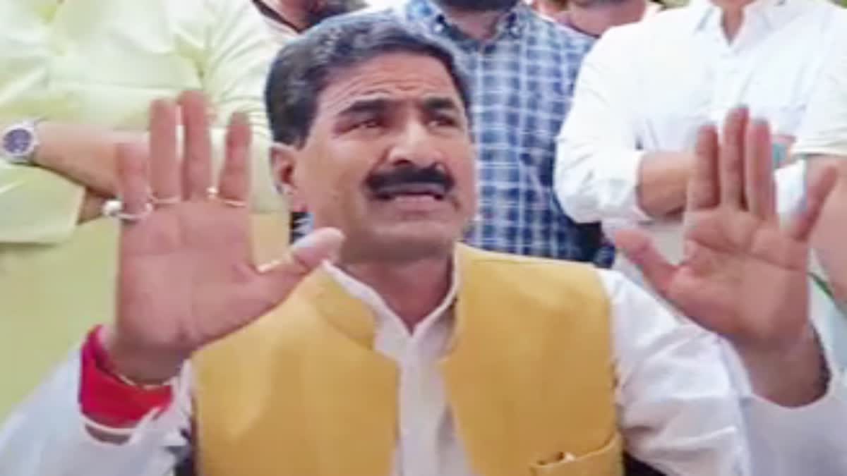 BJP MLA Virendra Raghuvanshi resign