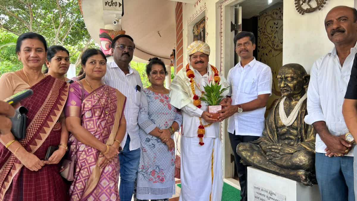 Actor Mandya Ramesh ambassador for clean mysore campaign