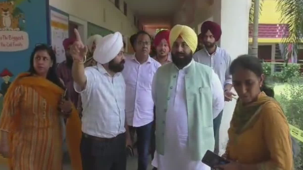 Minister of Education came to take stock of conditions of Ludhiana Government School Baddowal