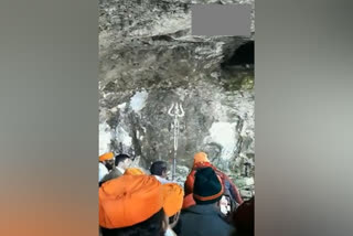 This year, record 4.5 lakh yatris visit holy cave of Amarnath  in Kashmir