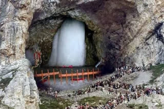 THIS YEAR RECORD OVER 4 LAKH YATRIS VISIT HOLY CAVE OF AMARNATH IN KASHMIR