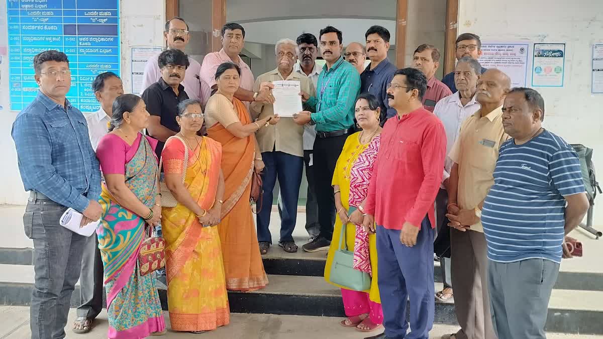 Veerashaiva Lingayata Mahasabha protest against Sharavathi Water to Bengaluru Plan