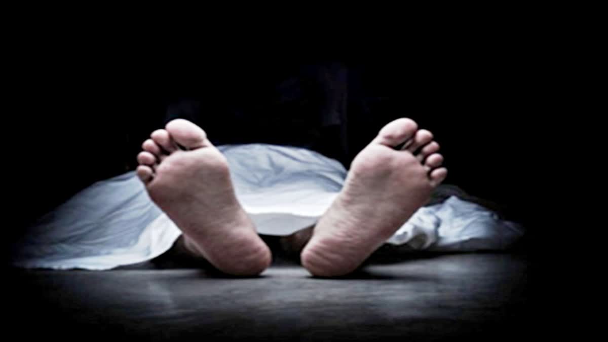 Mutilated bodies of three people recovered from a house in Palghar