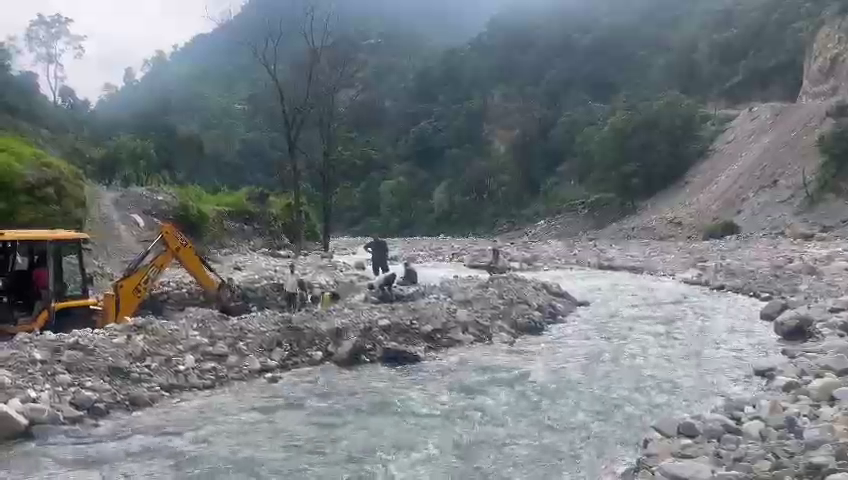 TRAVEL BY TROLLEY IN TEHRI