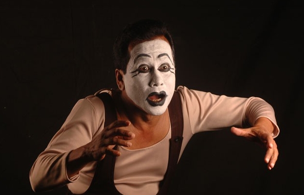 Gurudakshina Award 2024 to mime artist Moinul Haque