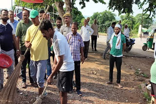 कलेक्टर और एसपी ने लगाई झाड़ू