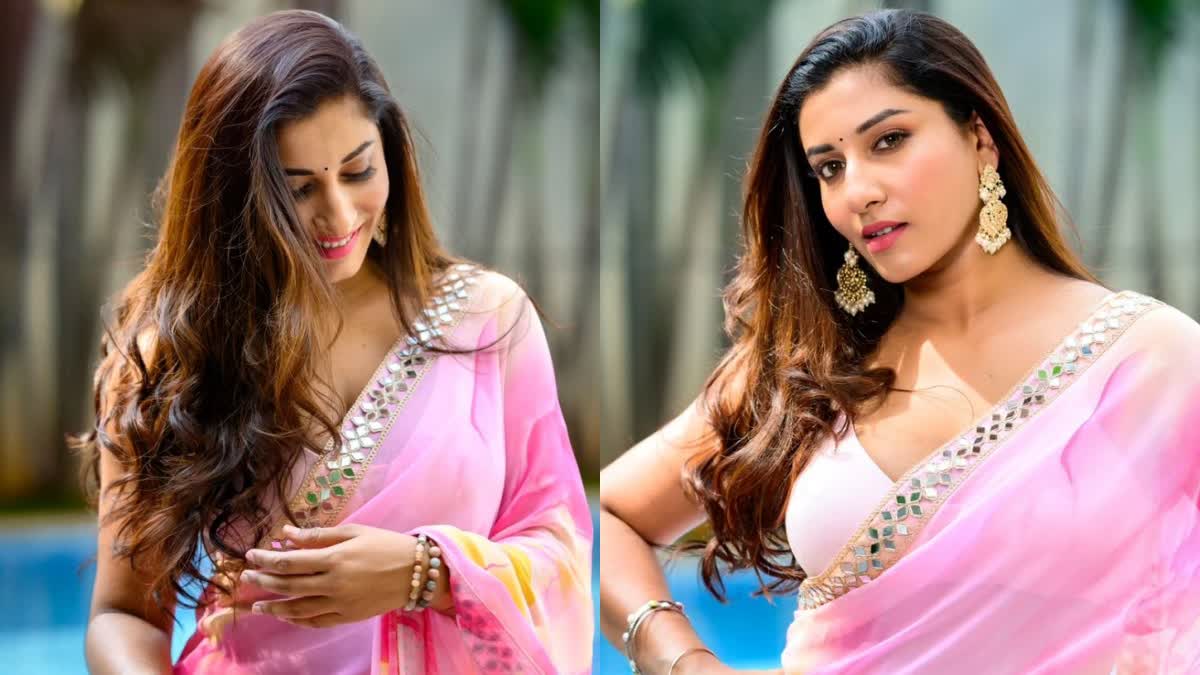 Anchor Vishnu Priya Latest Photoshoot