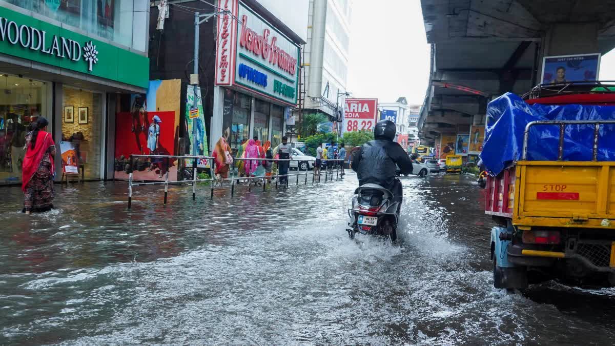 Trivandrum Master plan  Master plan to solve waterlogging in Trivandrum  Flood Prevention Master Plan In Trivandrum  തിരുവനന്തപുരം നഗരത്തിലെ വെള്ളക്കെട്ട്  Flood in Thiruvananthapuram  ഫ്ലഡ് പ്രിവന്‍ഷന്‍ മാസ്റ്റര്‍ പ്ലാന്‍  Flood Prevention Master Plan  തിരുവനന്തപുരത്തെ മഴക്കെടുതി  Rain in Thiruvananthapuram  rain  discharge regulator will also be installed