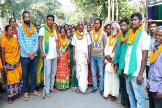 Displaced people of Chandil Dam are Protesting in front of Raj Bhawan