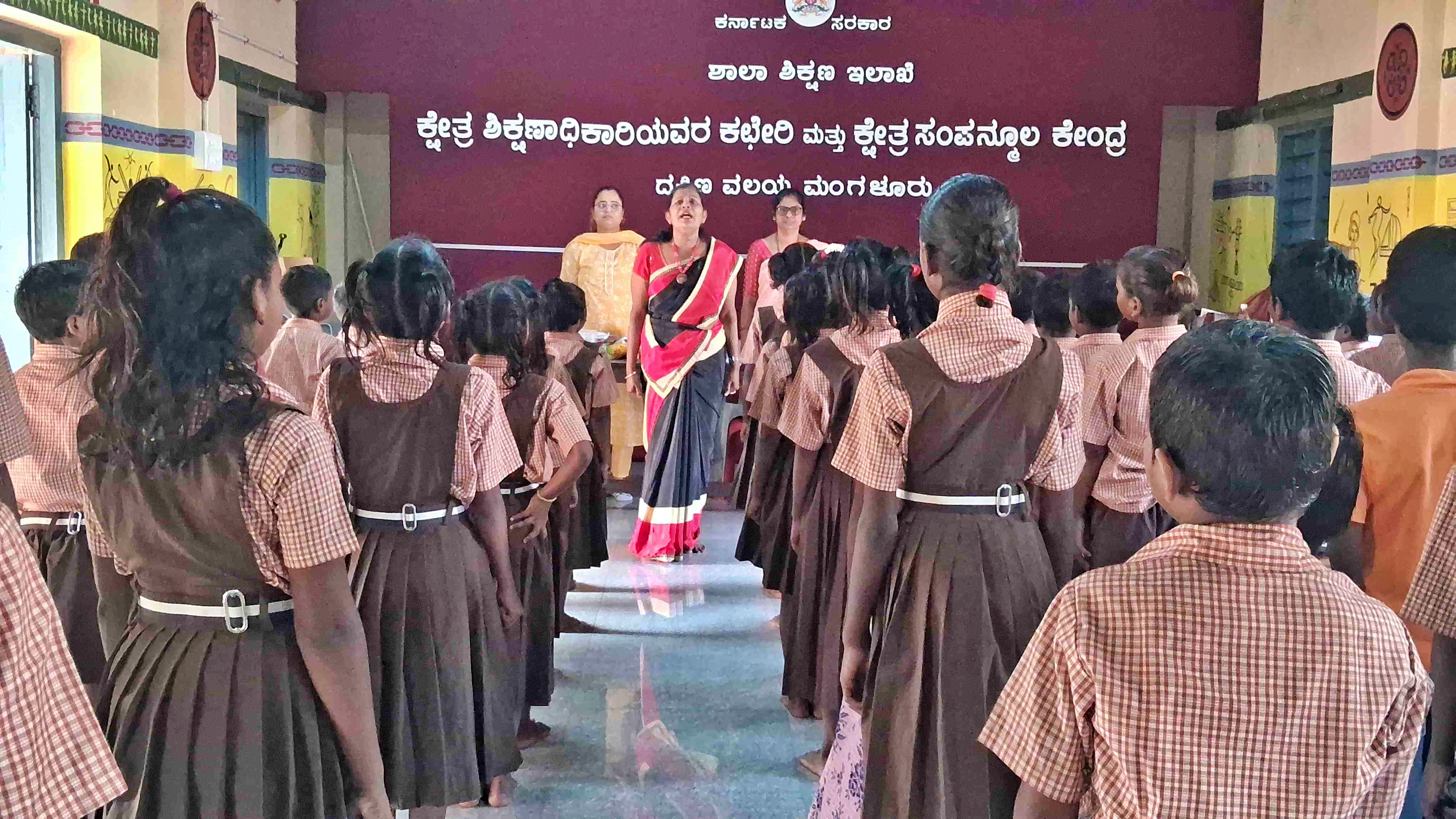 ಮಂಗಳೂರಿನಲ್ಲಿ ಬಿಹಾರ ವಿದ್ಯಾರ್ಥಿಗಳಿಗೆ ಕನ್ನಡ ಪಾಠ