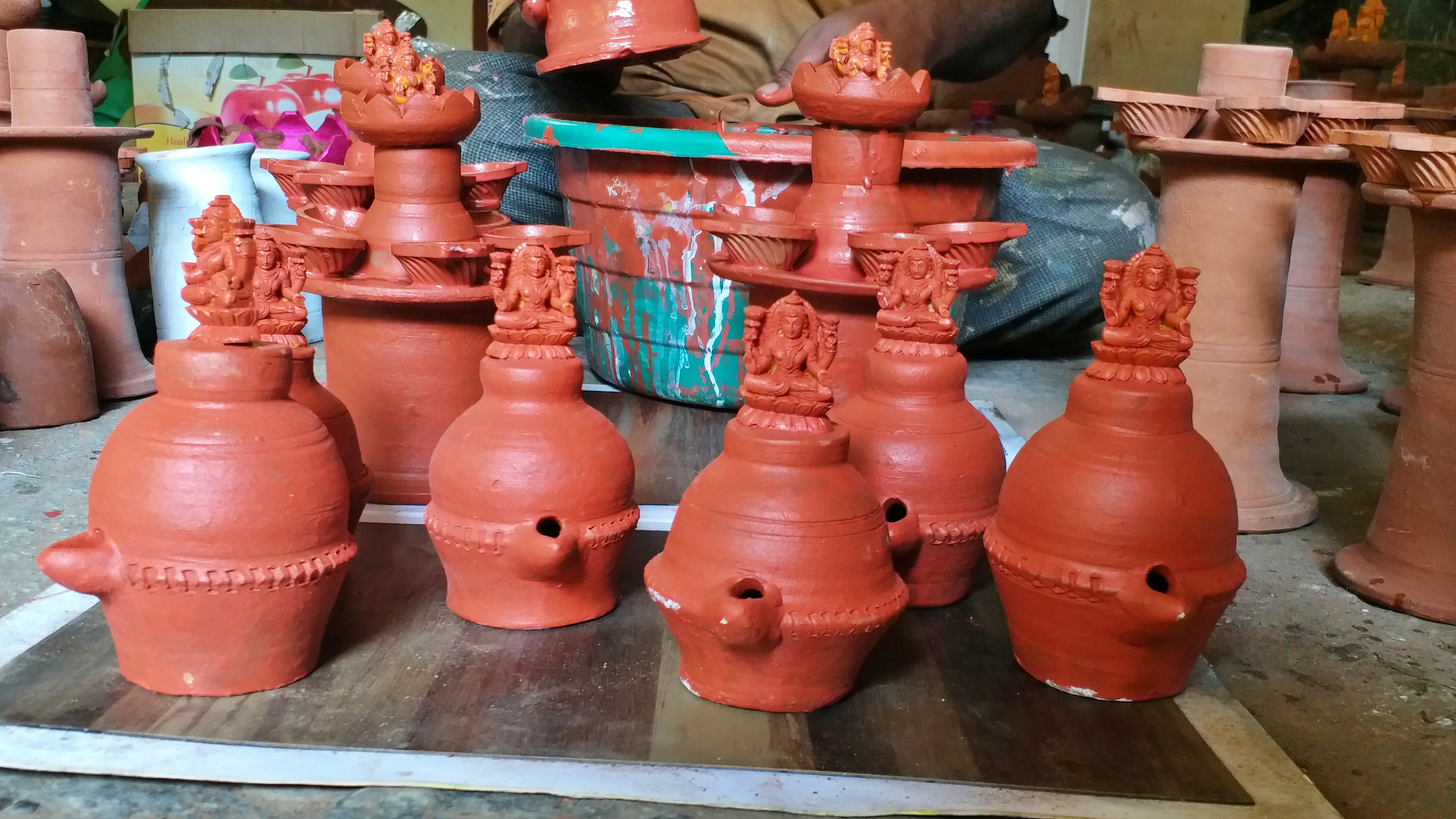 Clay lamps made by Shivakumar