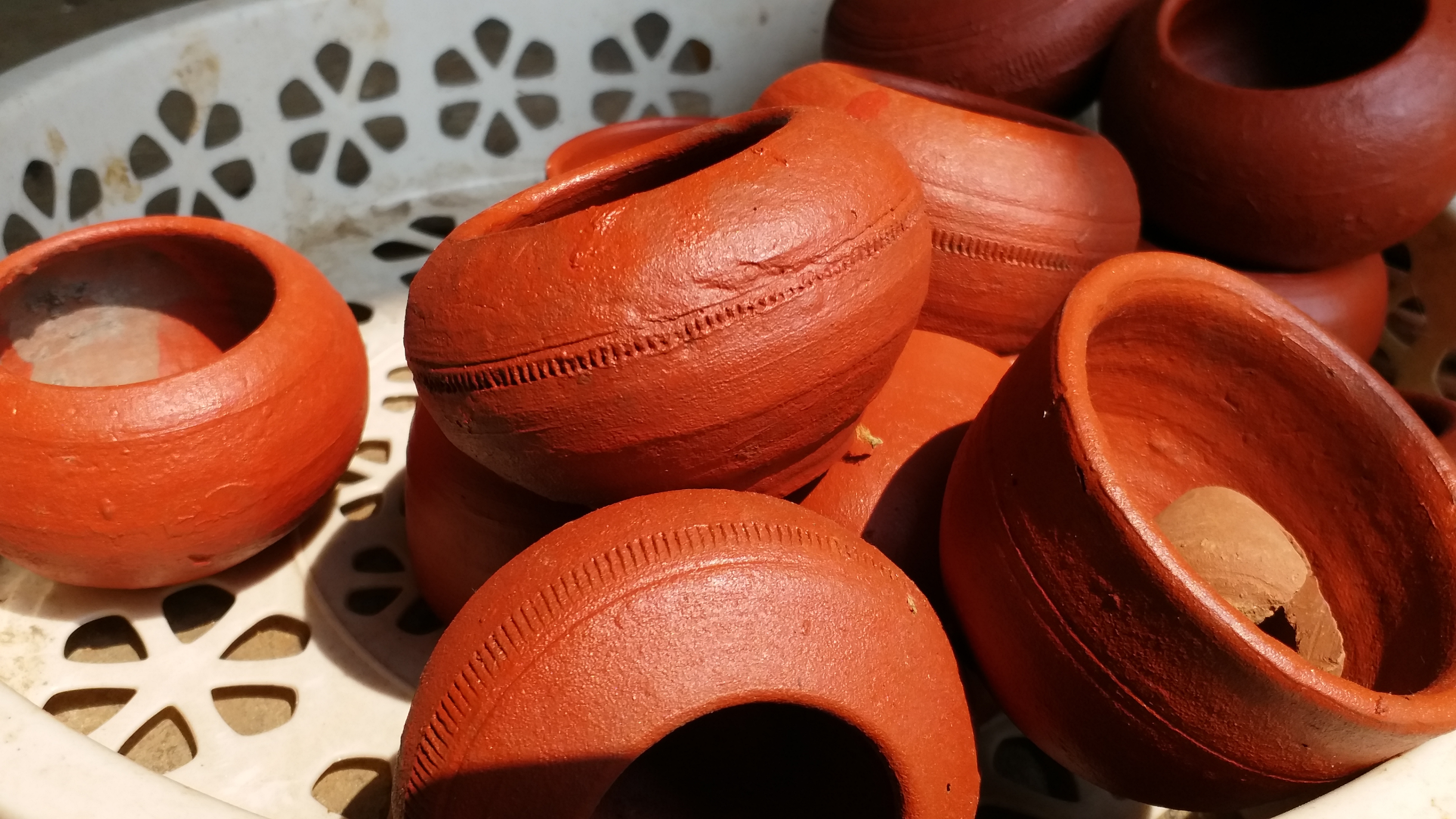 Clay lamps made by Shivakumar