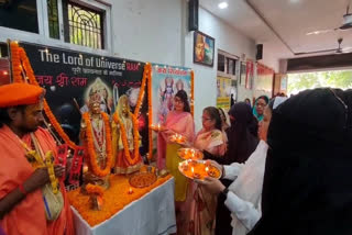 Muslim women performing the aarti of Lord Ram in Varanasi