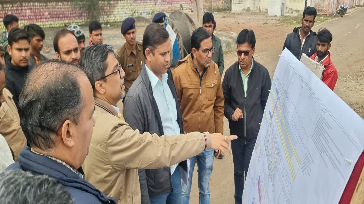 DRM team inspection in railway station