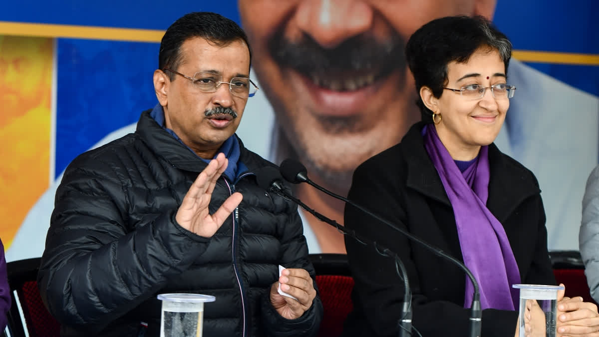 Atishi, Kejriwal Conduct Registration For AAP Scheme On Priests