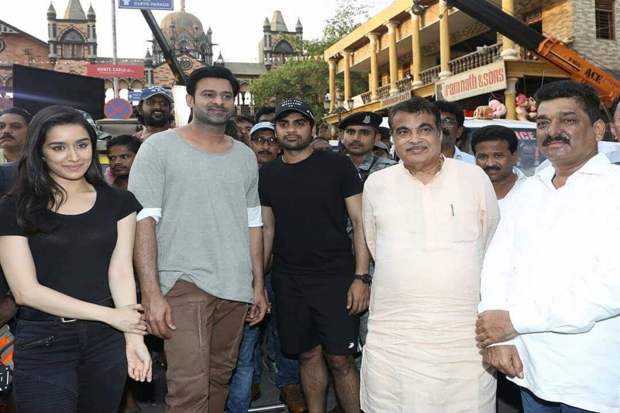 nitin gadkari at saaho sets