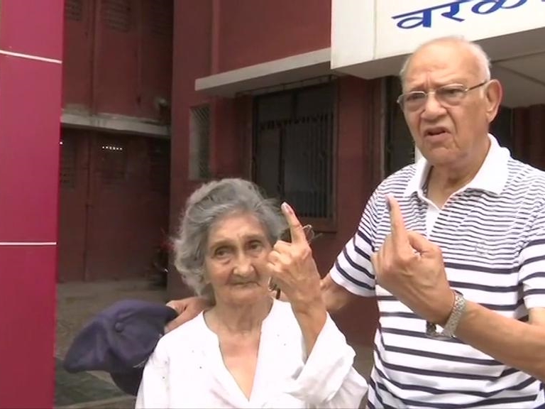 Former Mumbai police commissioner Julio Ribeiro and his wife