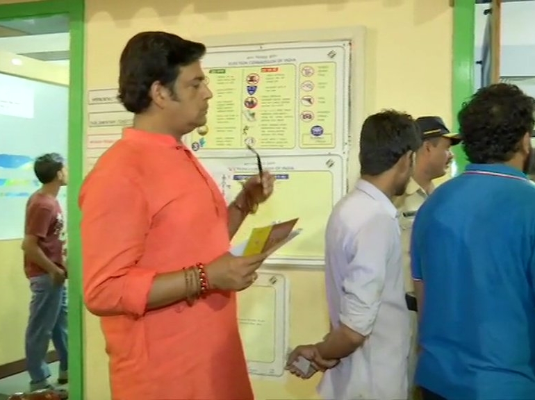 BJP MP candidate from UP's Gorakhpur, Ravi Kishan