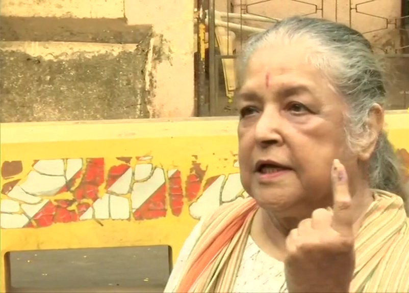 Veteran actress Shubha Khote cast her vote