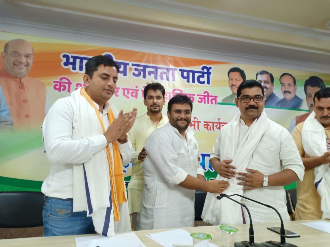 manoj tiwari and sidharthan in obc morcha meeting