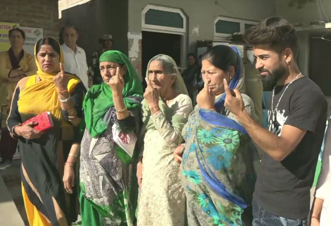 Kashmiri Pandits cast their votes