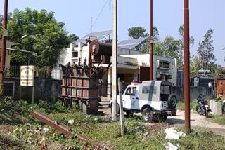 पूर्ण हड़ताल पर बिजलीकर्मी, संविदाकर्मियों के भरोसे बिजली व्यवस्था.