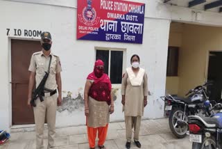 Delhi police arrested a woman in case of illegal liquor smuggling