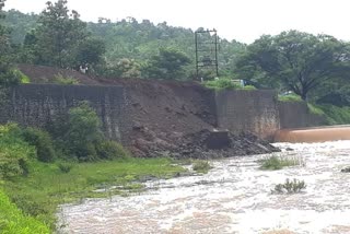 पाटणमधील महिंद धरणाच्या सांडव्याजवळील संरक्षक भिंत पावसामुळे कोसळली; धरणाला धोका नाही 