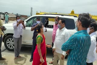 Minister Errabelli dayakar rao visited yadadri laxmi narasimha swamy temple