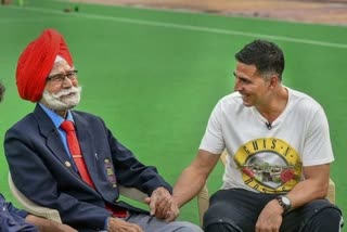 Akshay Kumar condoles demise of Balbir Singh