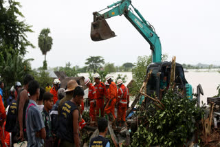 Myanmar mine landslide Myanmar jade mine landslide Hpakant township Hpakant mining region 96-killed jade-mine landslide നായ്പിറ്റാവ് മണ്ണിടിച്ചിലിൽ 96 പേർ മരിച്ചു മണ്ണിനടിയിൽ കുടുങ്ങി മൺസൂൺ മഴ ജേഡ് ഖനന സ്ഥലത്ത്