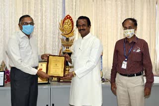 trichy bharathdan university award to yoga master gowthaman