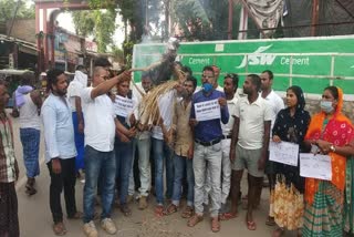 jap supremo pappu yadav burnt effigy of central government